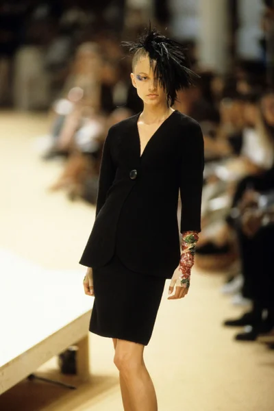 Look 12